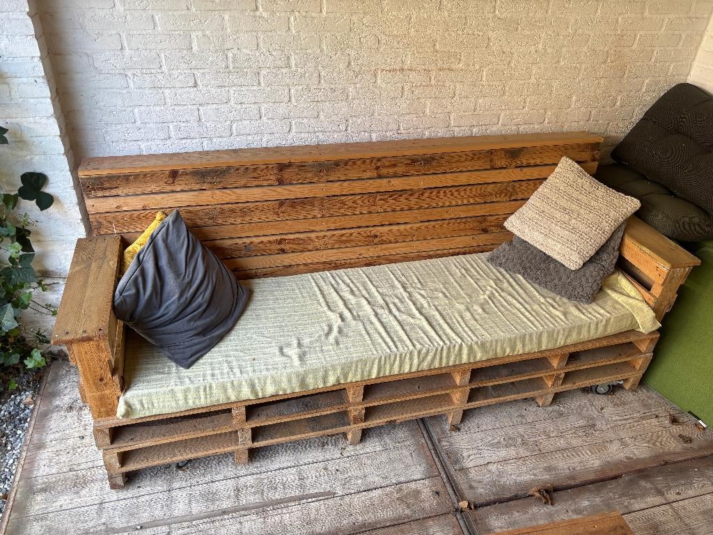 Handgemaakte palletbank op wieltjes (incl. kussens), Ophalen, Gebruikt, Hout