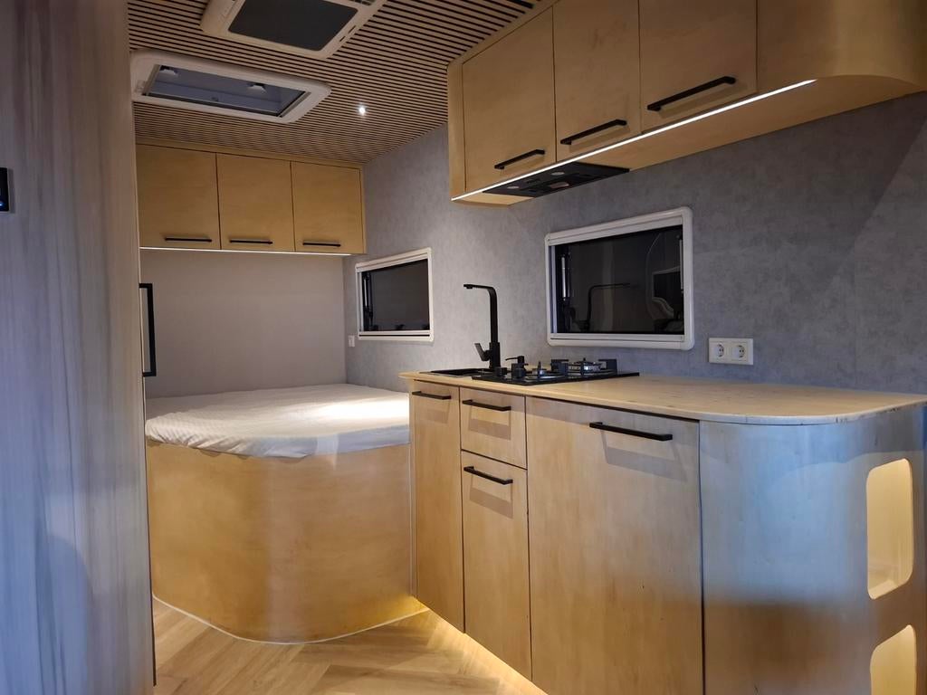 Ruime camper / buscamper. 4000km!, Overige merken, Buscamper of Camperbus, Luifel, Afzuigkap