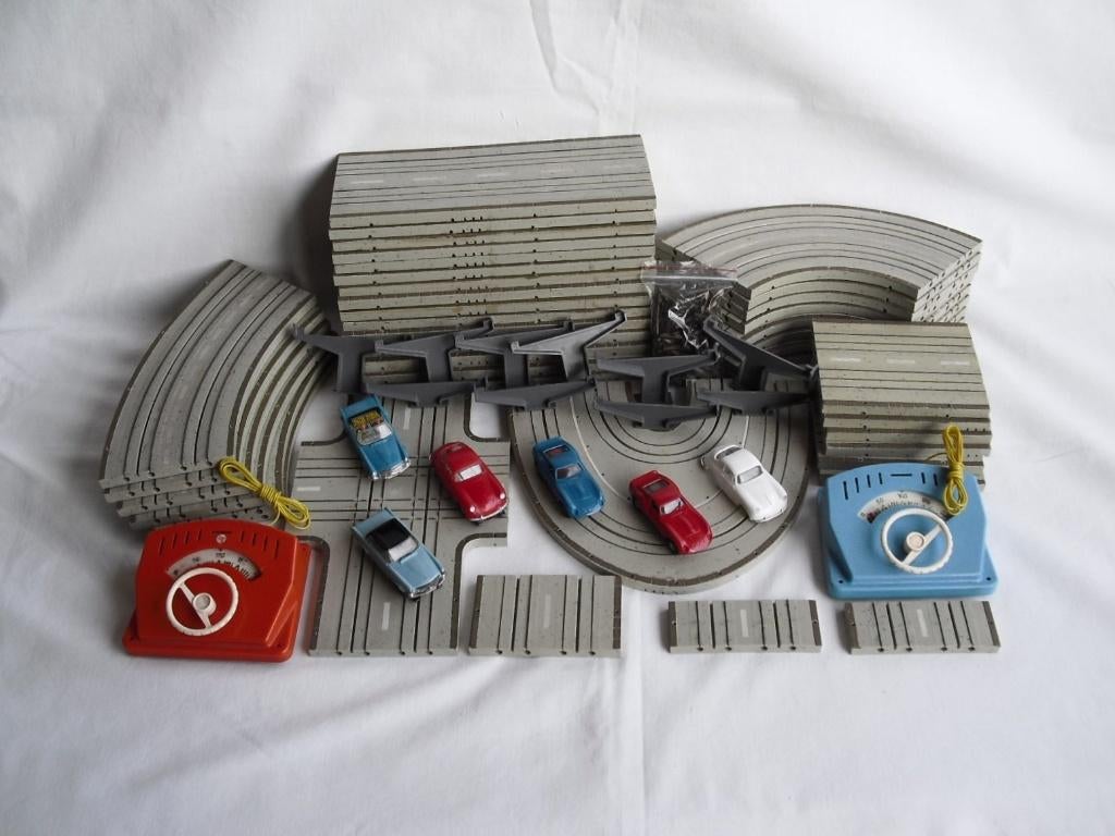 Faller AMS racebaan 5 auto's en baanstukken bruine rand, Overige merken, Zelf te bouwen, Ophalen of Verzenden, Elektrisch