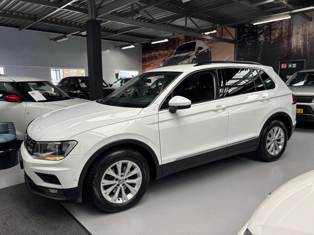 Volkswagen TIGUAN 1.5 TSI ACT Comfortline Business / Camera, Stof, 4 cilinders, Bedrijf, SUV of Terreinwagen