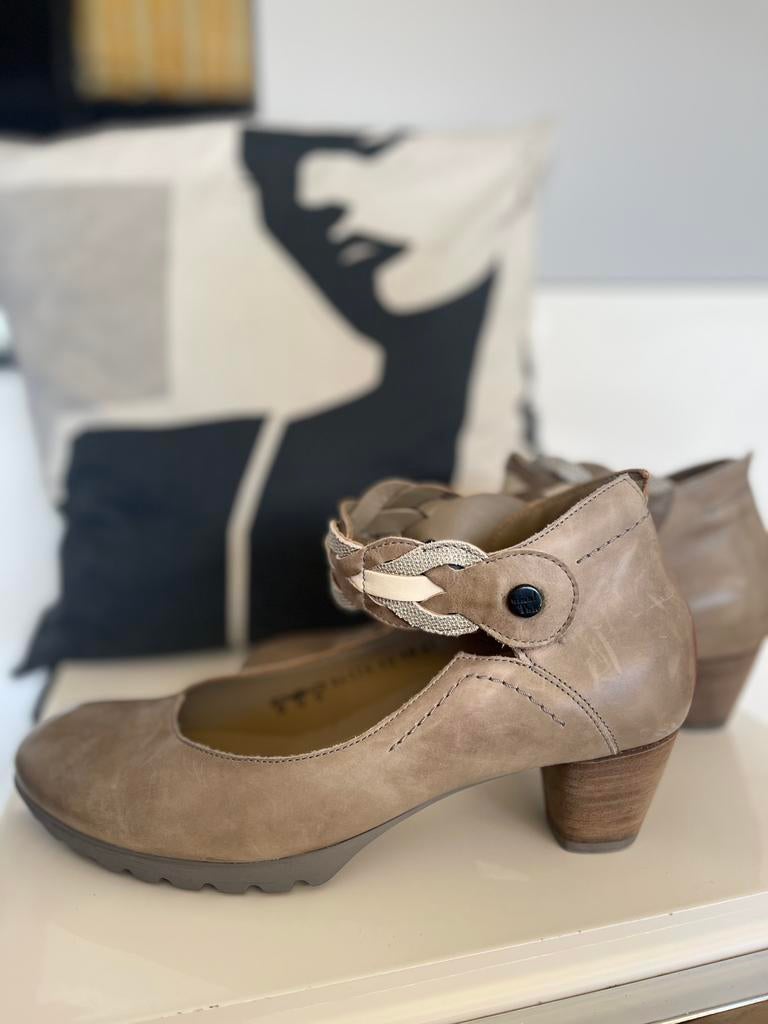 Kalfslederen pump Think! Maat 42 twv €185,-, Kleding | Dames, Schoenen, Pumps, Overige kleuren, Nieuw, Ophalen of Verzenden