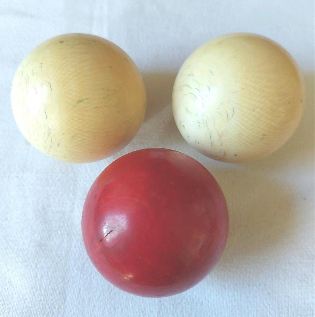 Antieke biljart ballen +/_ 5 cm, Ophalen of Verzenden