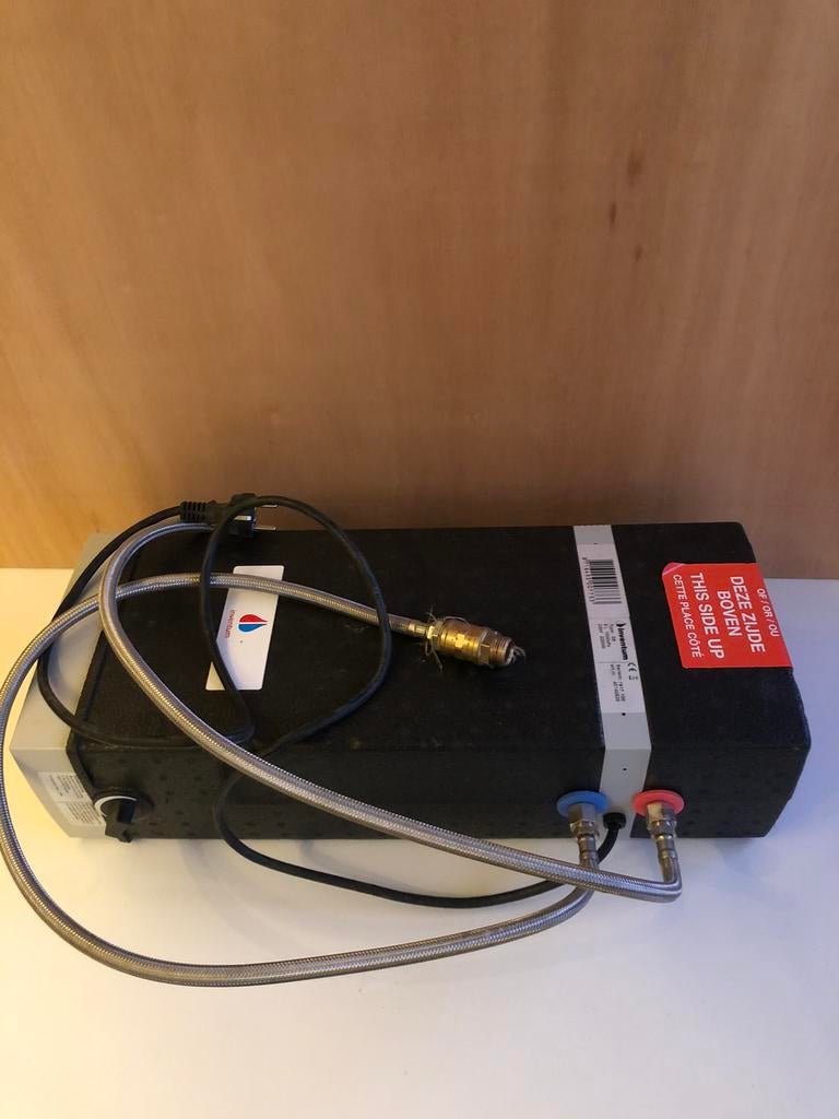 Inventum 5L close-in boiler + evt Grohe kraan, Minder dan 20 liter, Ophalen of Verzenden, Zo goed als nieuw, Boiler