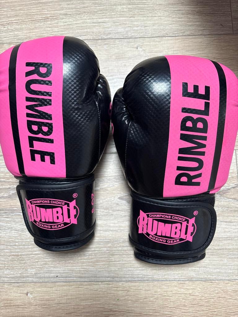 Boksset meisje: Roze Rumble bokshandschoenen & scheenbescher, Ophalen of Verzenden, Zo goed als nieuw, Bokshandschoenen