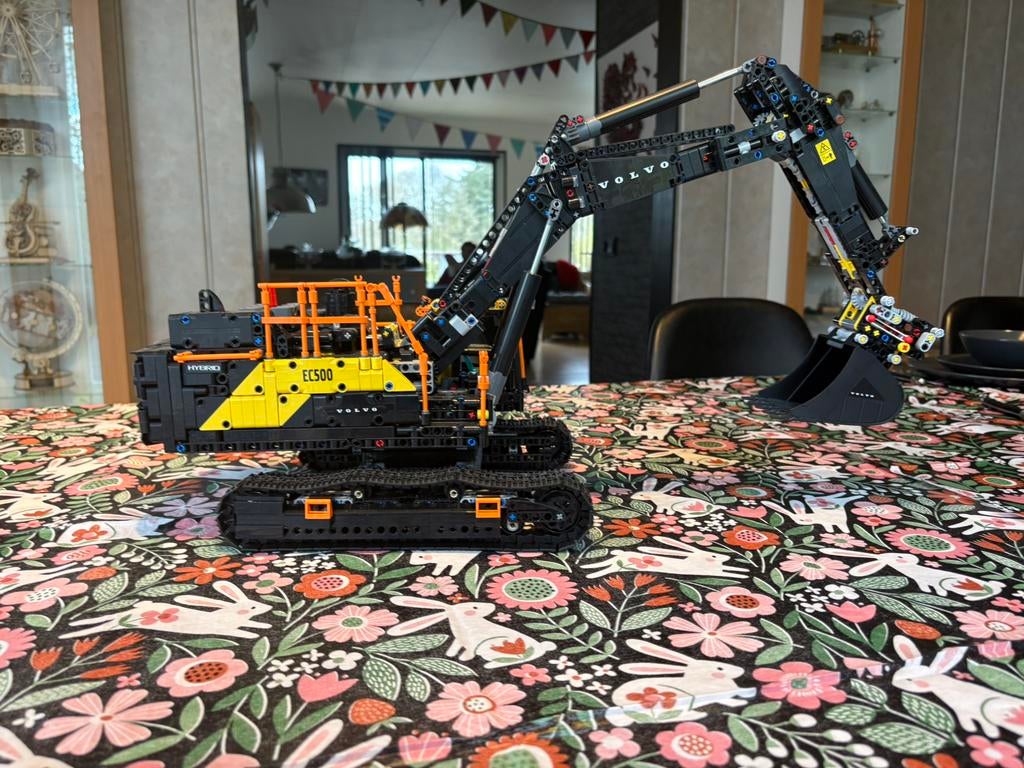 Lego technic 42215 volvo, Ophalen, Compleet, Lego, Zo goed als nieuw