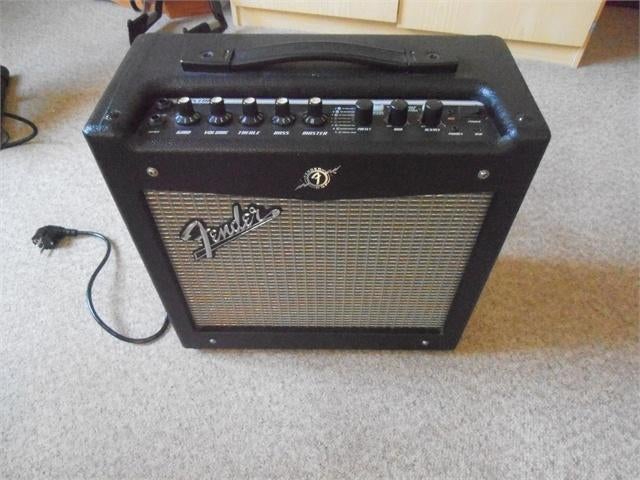 Fender Mustang V2 gitaar versterker, Ophalen, Zo goed als nieuw, Gitaar, Minder dan 50 watt