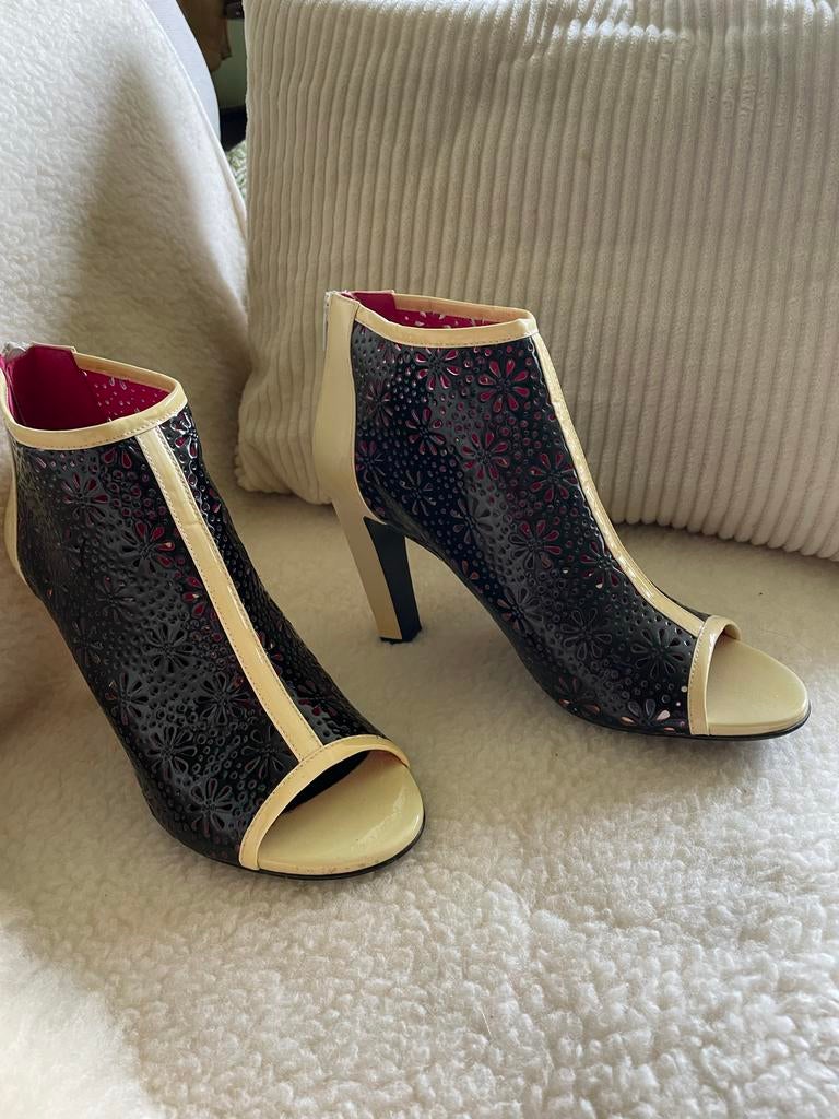 Sexy pumps maat 39 - Nieuw voor de lente!, Ophalen of Verzenden, Nieuw, Pumps