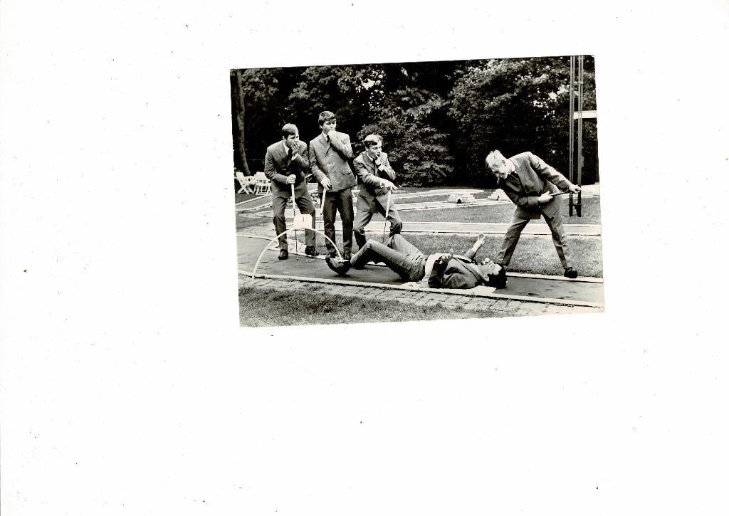 fotokaarten van beatbandjes jaren '60 alleen ruilen, Ophalen of Verzenden, 1960 tot 1980, Ongelopen, Muziek