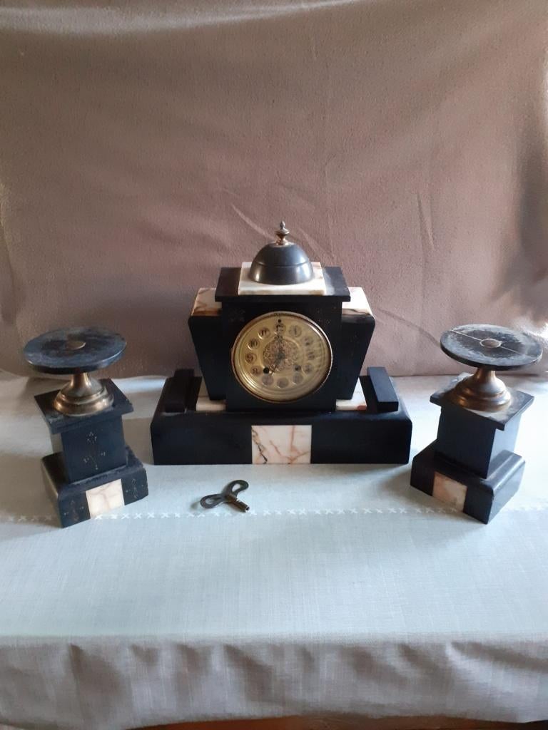 Art Deco Klokkenstel (schouwgarnituur), Ophalen