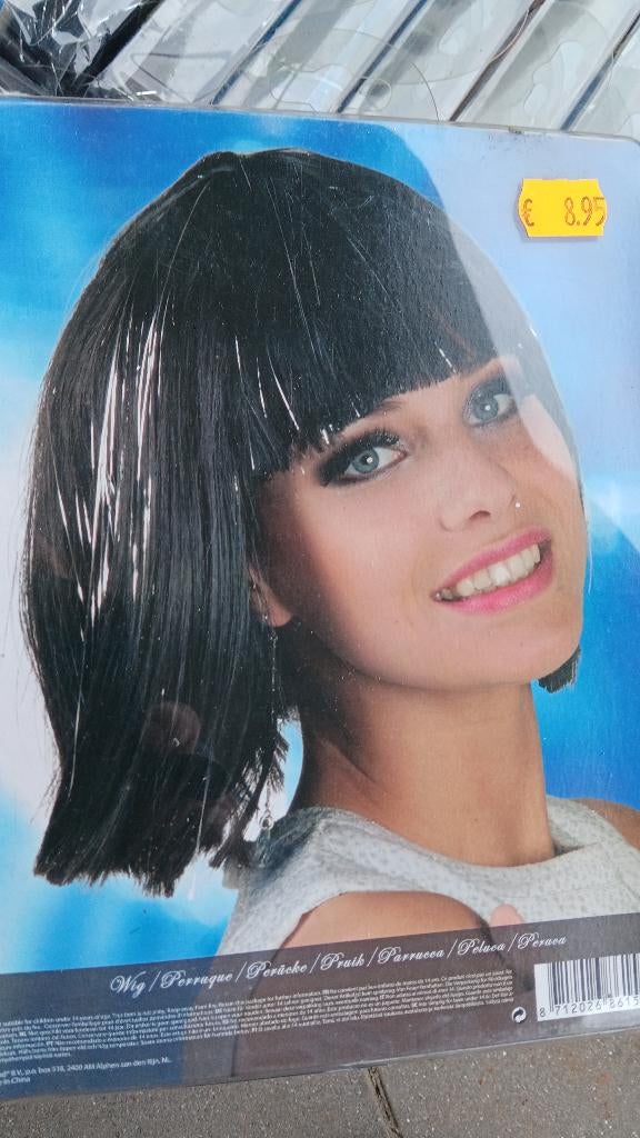 30 Pruiken carnaval bob pruik zwart zilver, Ophalen, Zo goed als nieuw, Hoed of Pruik, Carnaval