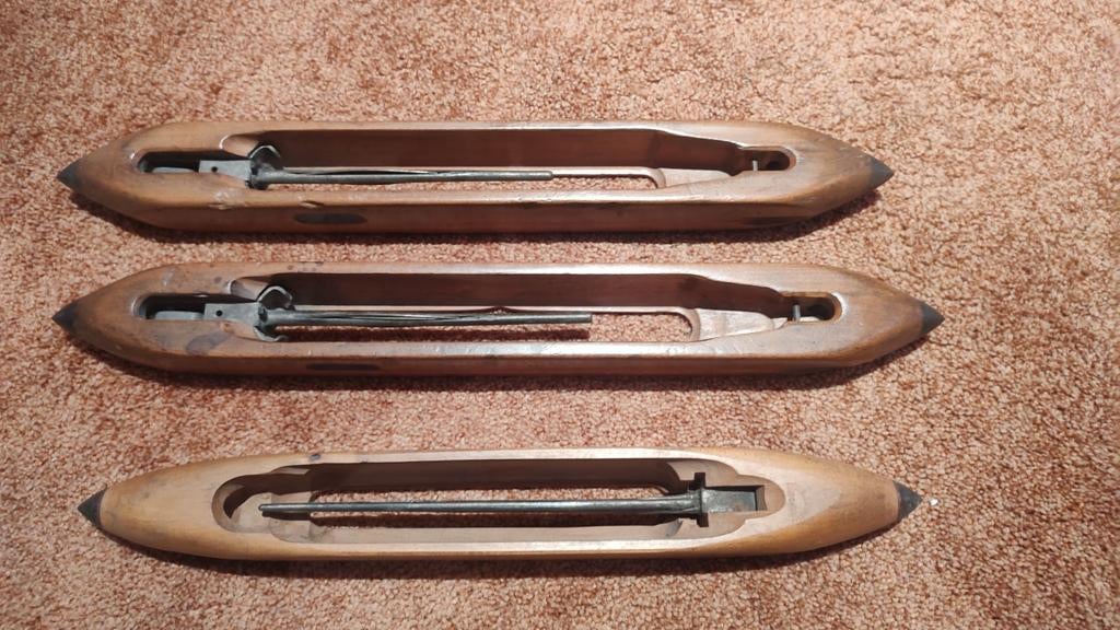 2 Schietspoelen voor Weefgetouw - Merk Lisch, Ophalen, Overige materialen, Gebruikt, Bruin