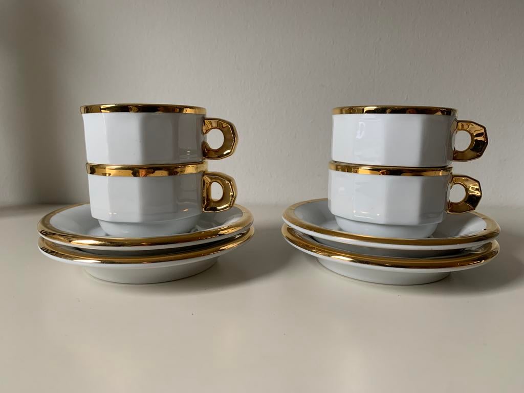 PILLIVUYT-4s kop/schotels pr.p stk wit/goud zeer goede staat, Antiek en Kunst, Ophalen of Verzenden