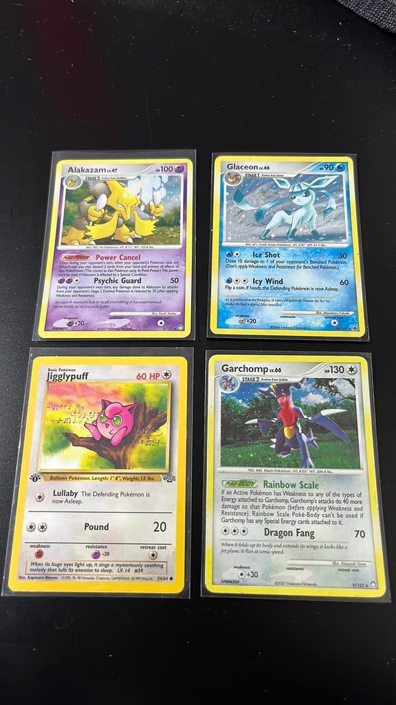 pokemon kaarten in zeer goede staat, Hobby en Vrije tijd, Verzamelkaartspellen | Pokémon, Zo goed als nieuw, Meerdere kaarten