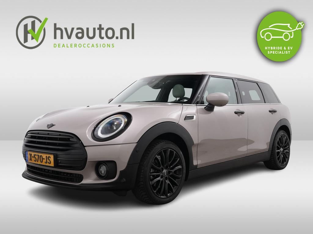 MINI Clubman 1.5 COOPER CLASSIC PREMIUM PLUS AUT8 | Panorama, Auto's, Mini, 136 pk, Gebruikt, 715 kg, Zilver of Grijs