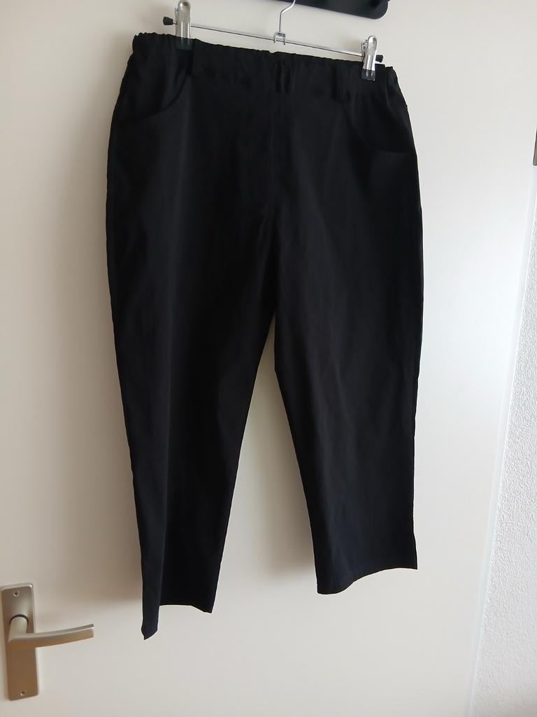 Stijlvolle nieuwe zwarte capri broek van OPHILIA. Maat 1., Kleding | Dames, Grote Maten, Verzenden, Zwart, Nieuw, Ophilia