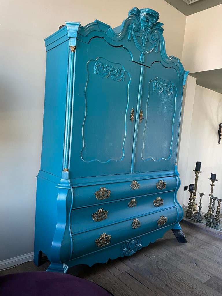 Antieke linnenkast, Ophalen