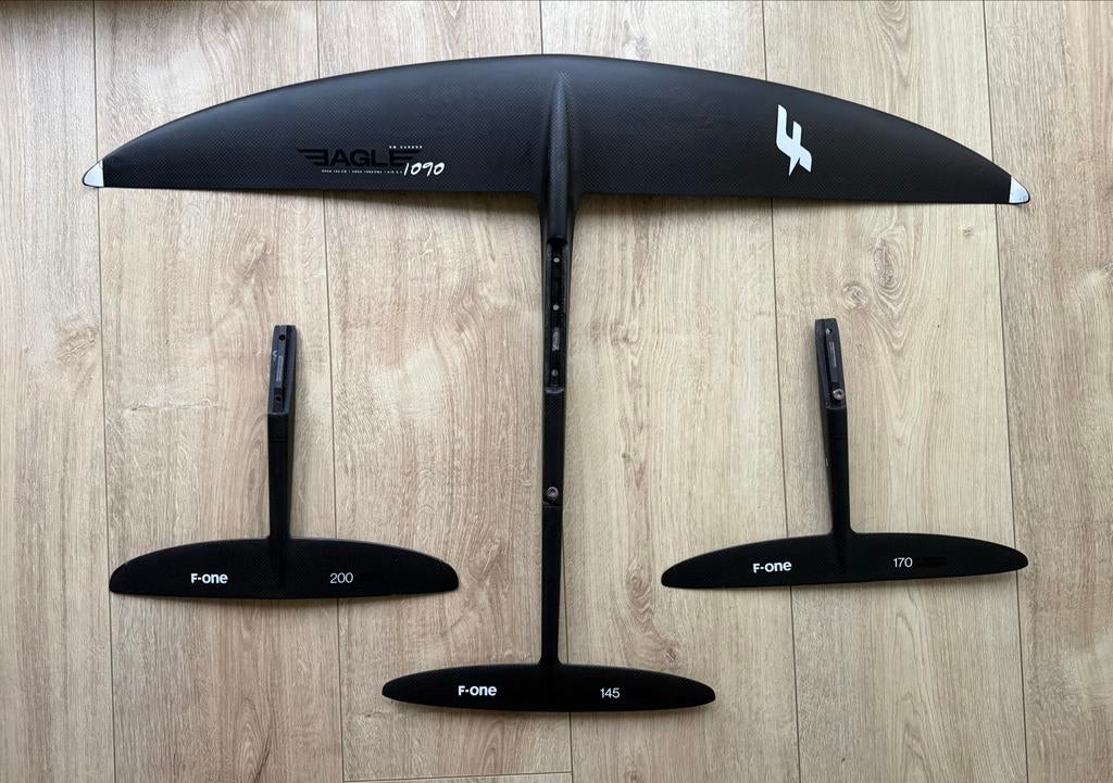 F-one foil Eagle 1090 met verschillende stabs, Ophalen of Verzenden, Gebruikt, Overige typen, Met draagtas