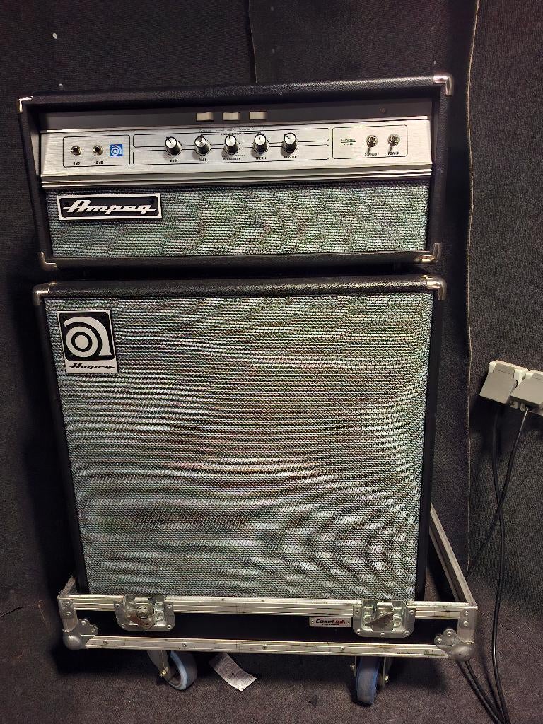 Ampeg v4b en matching 2x12 cabinet, Ophalen, Gebruikt, Basgitaar, 100 watt of meer