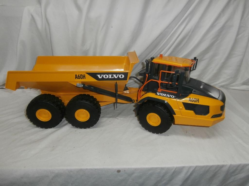 Bruder Volvo A60-H dumper, Ophalen, Zo goed als nieuw