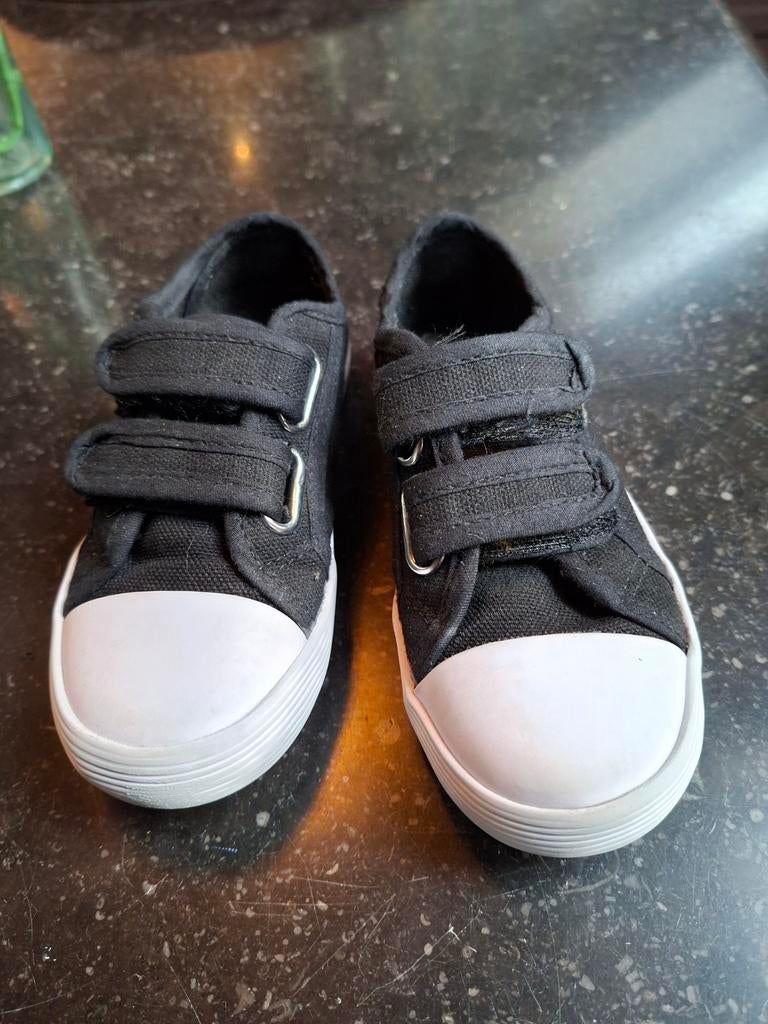 Zwarte kinderschoenen mt 26 met klittenband, Ophalen of Verzenden, Gebruikt, Jongen of Meisje, Schoenen