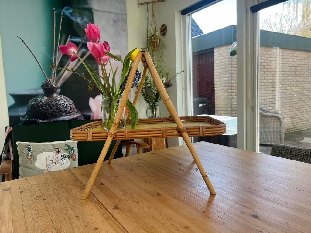 Rotan bijzet tafeltje, Huis en Inrichting, Tafels | Bijzettafels, Minder dan 55 cm, Vintage, Zo goed als nieuw, Rechthoekig