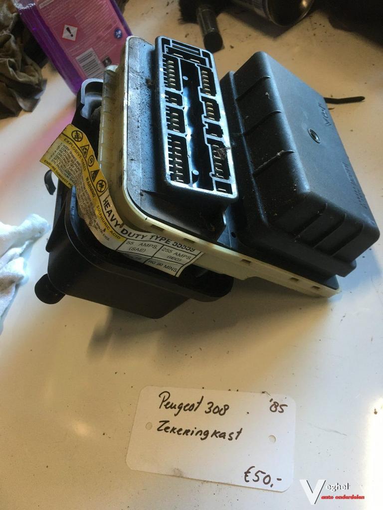 Peugeot 305 1985 zekeringkast, Gebruikt, -, -, Ophalen of Verzenden