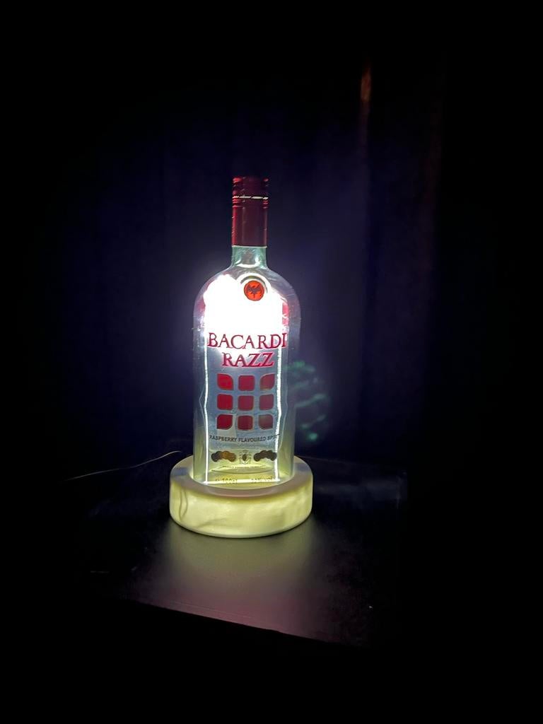 Zeldzame oude Bacardi lichtreclame Raz. Op 220v, Lichtbak of (neon) lamp, Ophalen of Verzenden, Zo goed als nieuw, Nvt