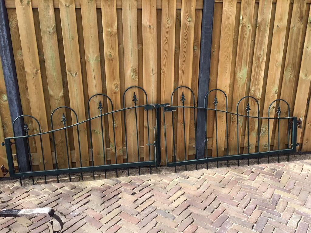 Smeedijzeren poort 2 delen, Ophalen, Met poort, Gebruikt, Sierhekwerk