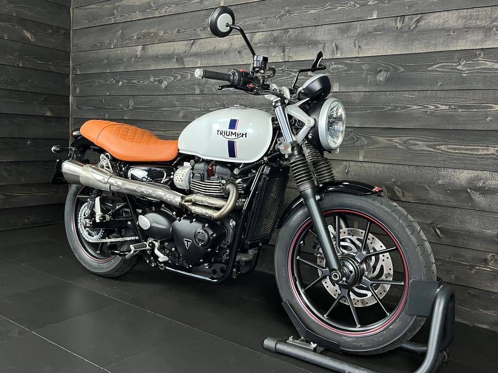 Triumph STREET TWIN CUSTOM (bj 2020), Bedrijf, 900 cc, Meer dan 35 kW, Naked bike