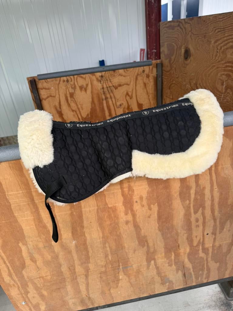 Zadel onderlegger bont FULL, Dieren en Toebehoren, Paarden en Pony's | Dekens en Dekjes, Ophalen of Verzenden, Zo goed als nieuw