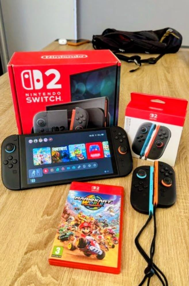 Nintendo Switch compleet + extra Joy-Cons + Mario Kart, Met games, Met 2 controllers, Ophalen of Verzenden, Zo goed als nieuw