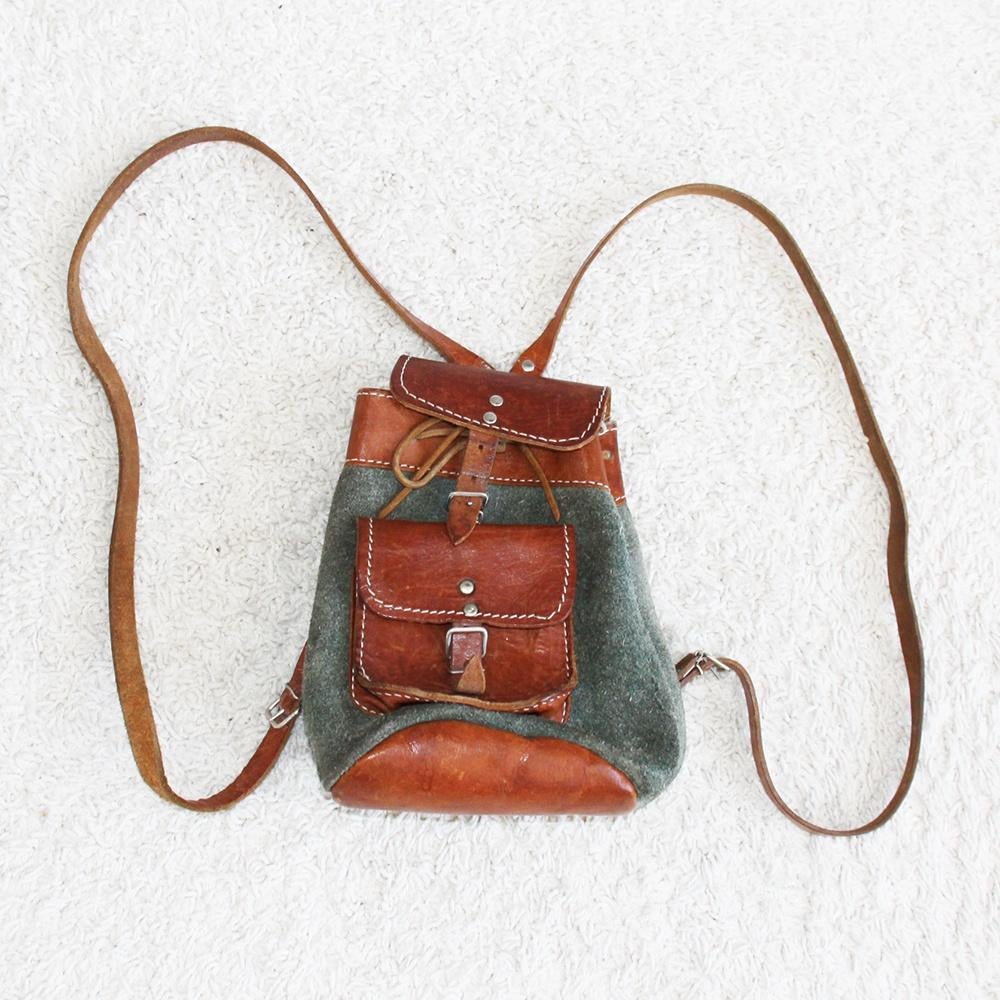 Rugtas / Mooi Leren Vintage Rugzakje - 581 € 35,-, Overige merken, Minder dan 30 cm, Ophalen of Verzenden, Minder dan 25 cm