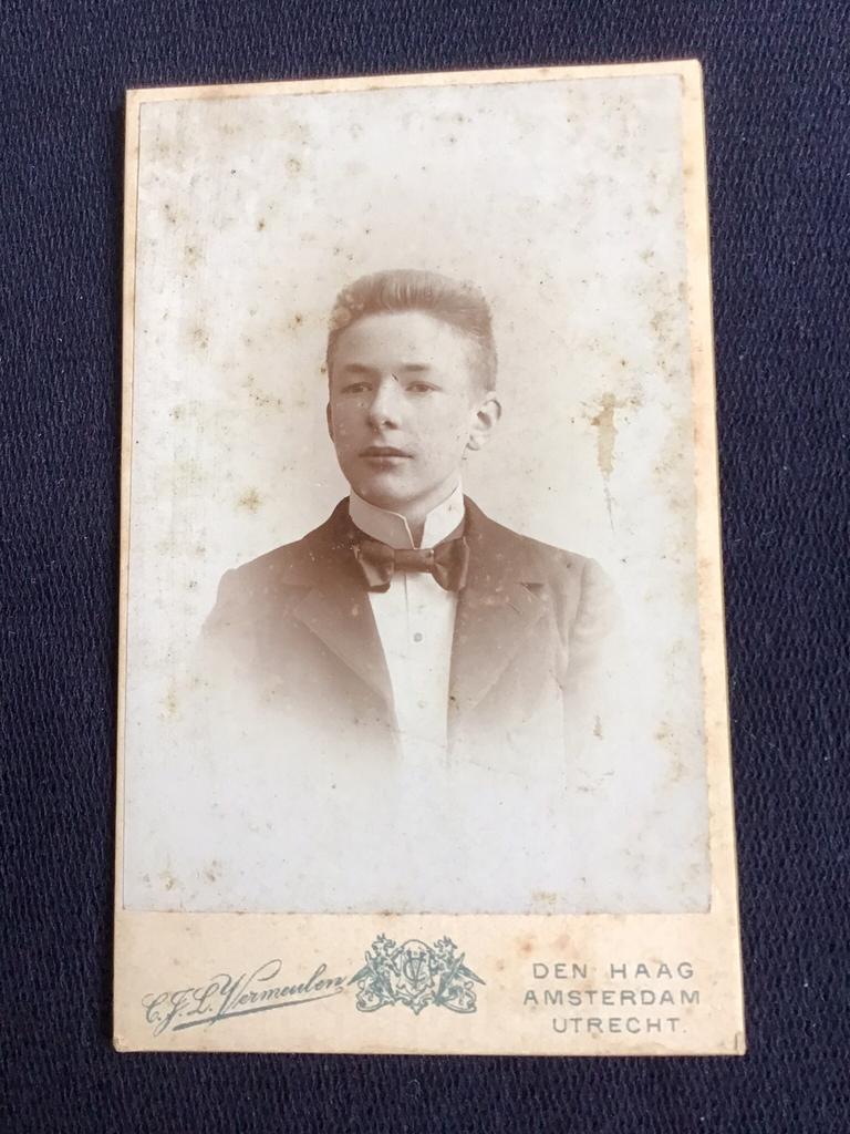 CDV, Jongeman, C.J.L. VERMEULEN, DEN HAAG, Carte de Visite 4, Ophalen of Verzenden, Voor 1940, Gebruikt, Foto