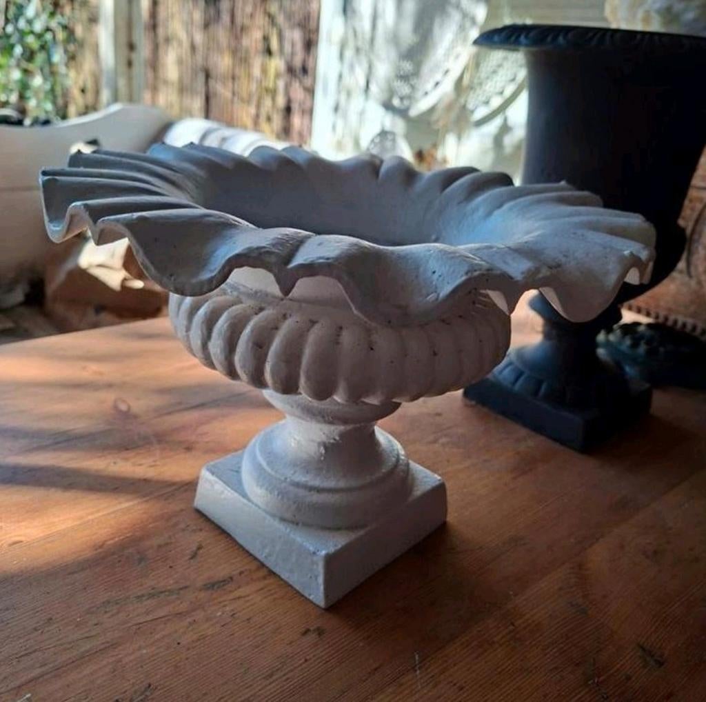 Gietijzeren louvre tuinvaas Brocante jardiniere shabby chic, Ophalen