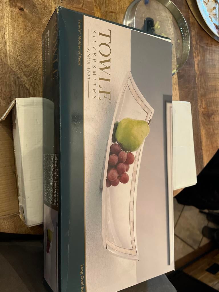 Towle silversmith mother of pearl long oval bowl, Huis en Inrichting, Overige materialen, Gebruikt, Schaal, Ophalen of Verzenden