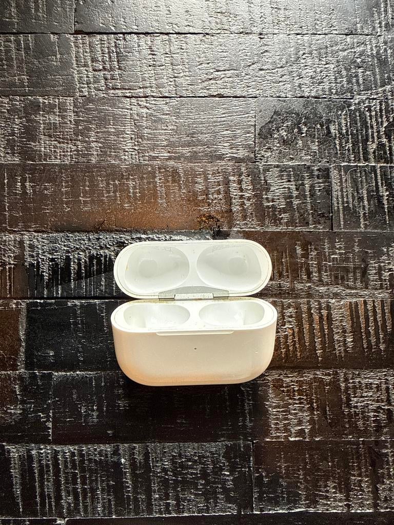 Apple AirPods oplaadcase (zonder AirPods), Ophalen of Verzenden, Gebruikt