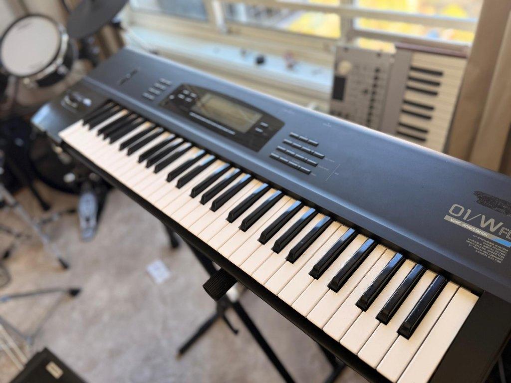 Korg 01/w, Muziek en Instrumenten, Synthesizers, Gebruikt, 61 toetsen, Korg, Ophalen