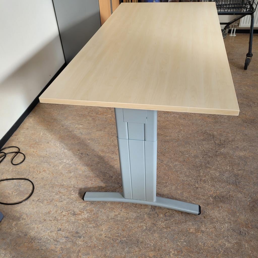 Bureau, Huis en Inrichting, Ophalen, In hoogte verstelbaar, Zo goed als nieuw