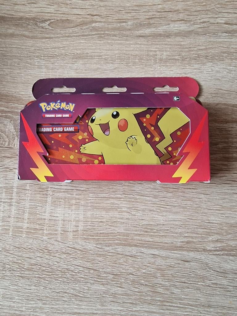 Pokémon Trading Card Game Pikachu Deck Box, Ophalen of Verzenden, Nieuw, Overige typen