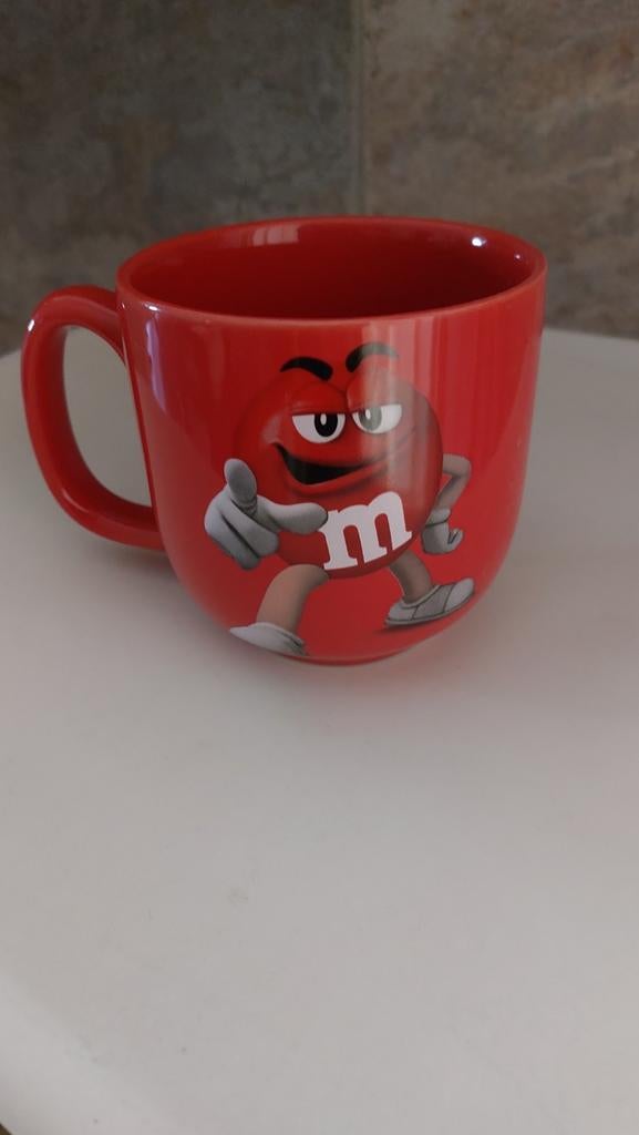 M&M mok rood, Ophalen of Verzenden, Zo goed als nieuw, Overige stijlen, Kop(pen) en/of Schotel(s)