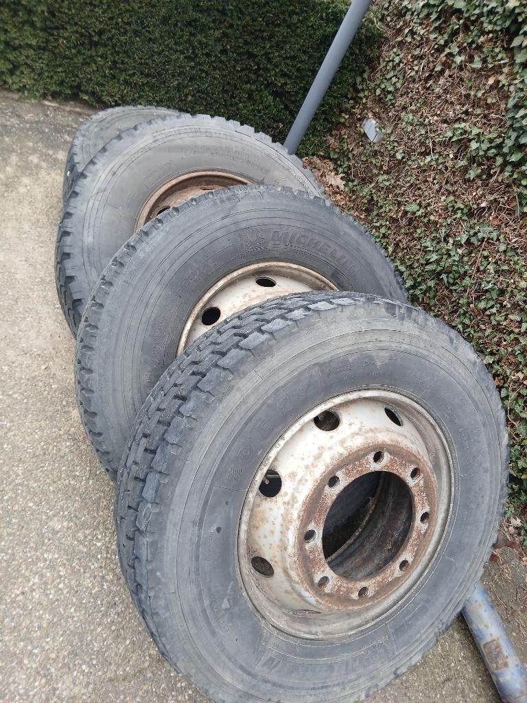 Wielen vrachtwagen 285/70r19.5, Ophalen, Gebruikt, Overige Auto-onderdelen