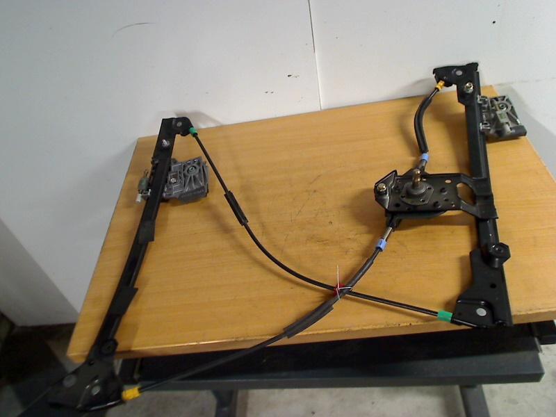 Raammechaniek Rechts Voor Golf III Cabrio Restyling (1E7), Auto-onderdelen, Gebruikt, Volkswagen, Volkswagen AG, Kundenbetreuung@volkswagen.de