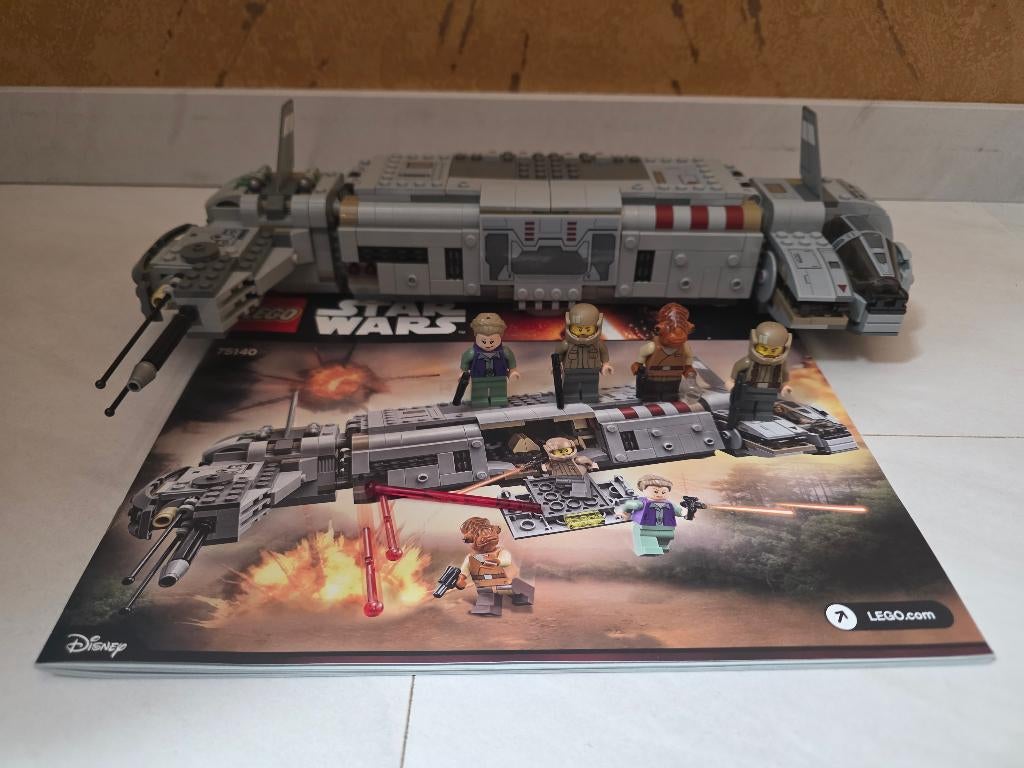 LEGO Star Wars 75140 Resistance Troop Transporter, Ophalen of Verzenden, Zo goed als nieuw, Complete set, Lego