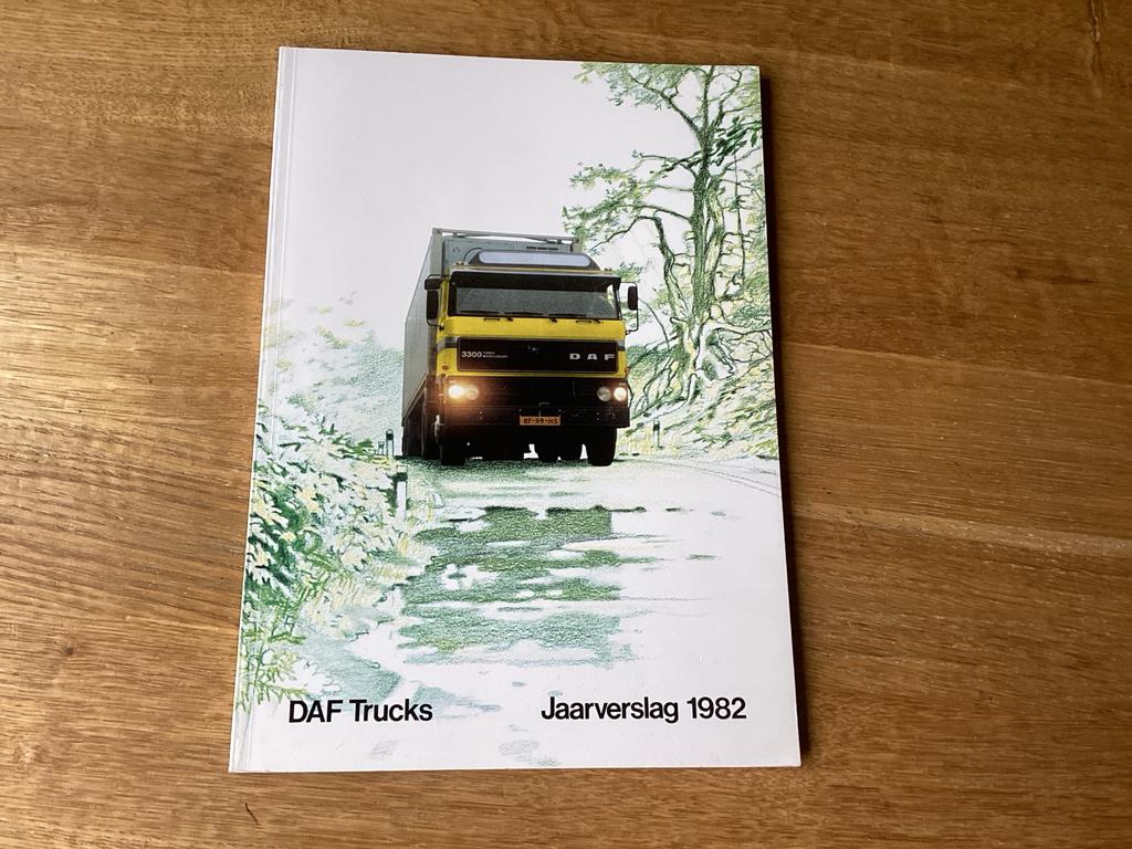 DAF Trucks Jaarverslag 1982 -, Ophalen of Verzenden, Gelezen, Overige merken