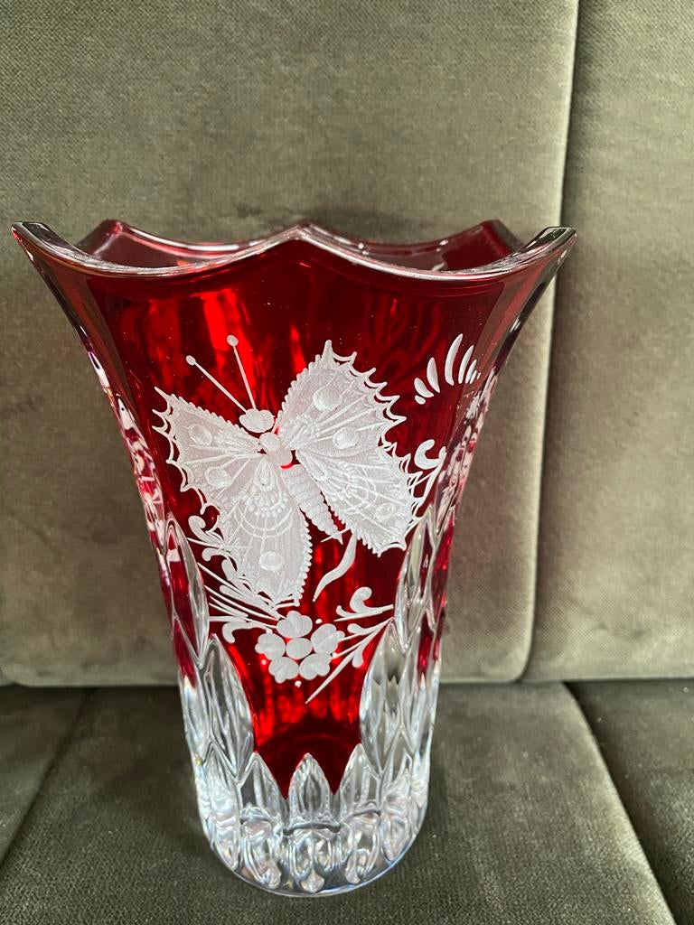 Te koop een anna huttebleikristallen  vaas ruby red, Ophalen of Verzenden