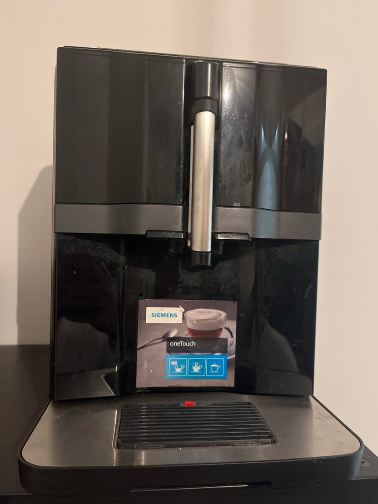 Siemens EQ.3 s100 koffiemachine, Ophalen, Afneembaar waterreservoir, Gebruikt, Koffiemachine