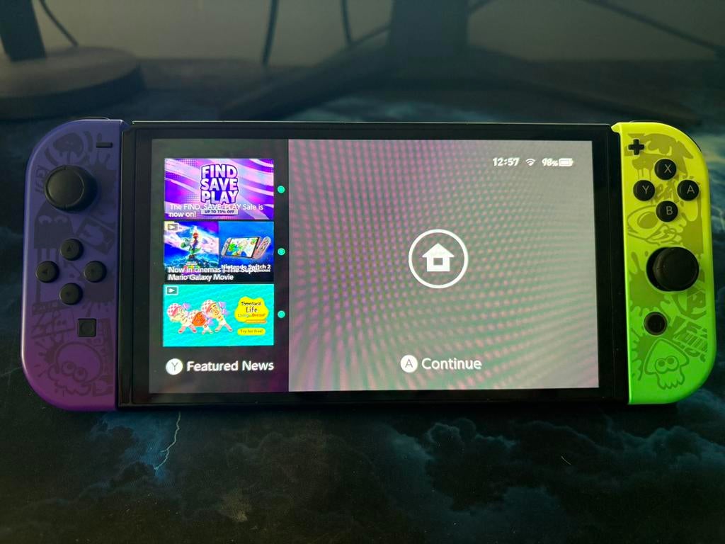 Nintendo Switch Oled - Splatoon 3 Limited Edition, Spelcomputers en Games, Ophalen, Gebruikt, Met 3 controllers of meer, Switch OLED