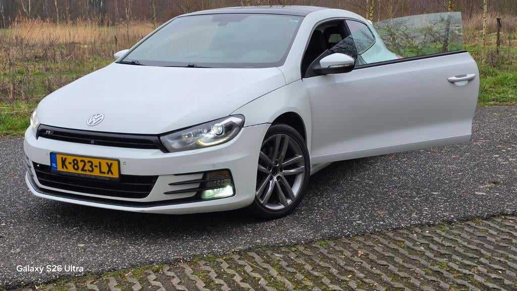 Volkswagen Scirocco R-Line 2014 – Sportief & Uniek!, Auto's, Volkswagen, 4 stoelen, Wit, Leder, Diesel