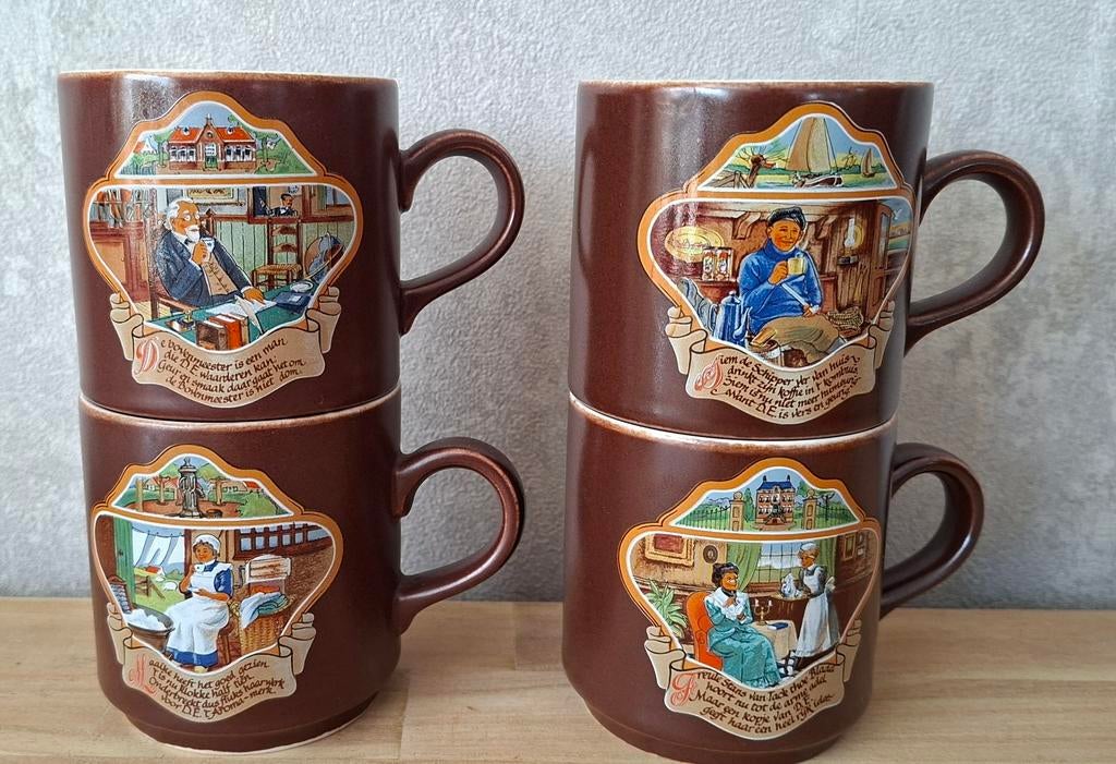 Vintage Douwe Egberts Kofiemokjes jaren 70. Spreuken, bruin., Ophalen of Verzenden, Zo goed als nieuw, Overige stijlen, Kop(pen) en/of Schotel(s)