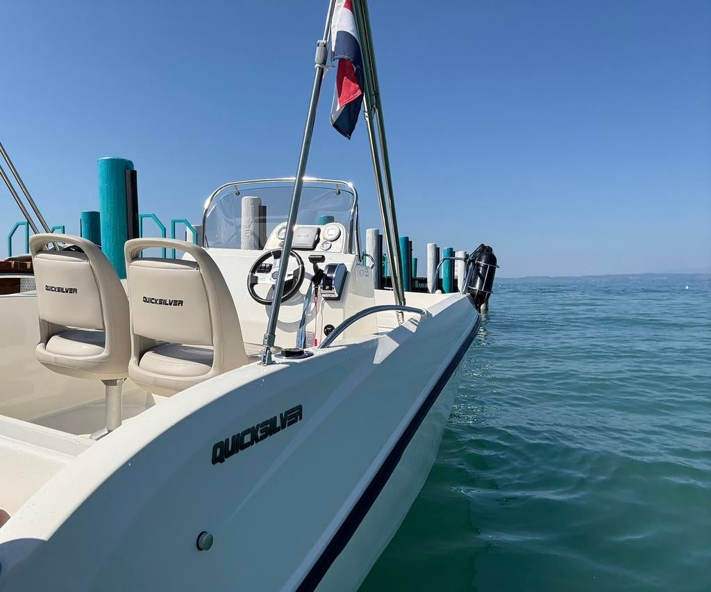 Quicksilver 535 Open Activ (148 vaaruren) met trailer (2023), Watersport en Boten, Vis- en Consoleboten, Ophalen, Zo goed als nieuw